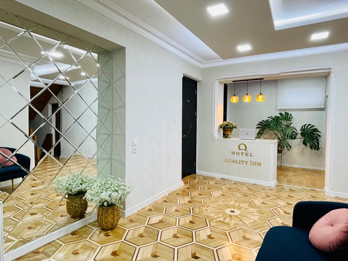 Quality Inn Tbilisi Esterno foto