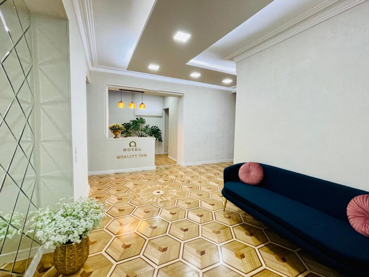Quality Inn Tbilisi Esterno foto