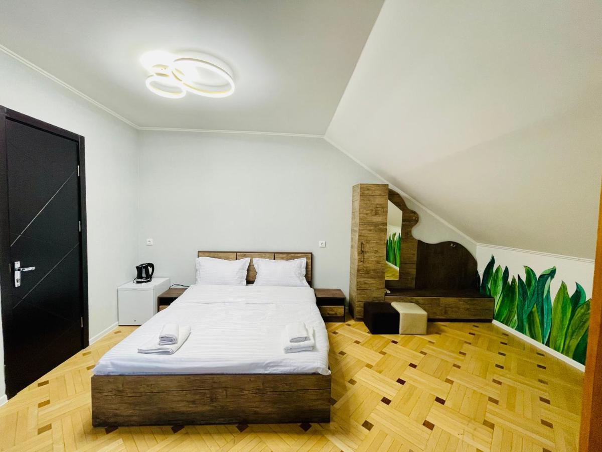 Quality Inn Tbilisi Esterno foto
