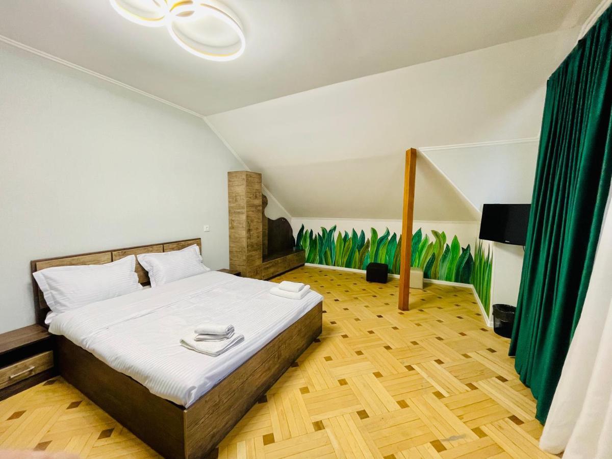 Quality Inn Tbilisi Esterno foto
