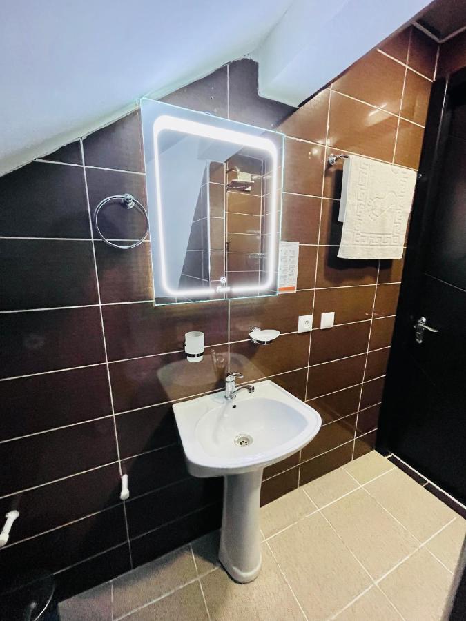 Quality Inn Tbilisi Esterno foto