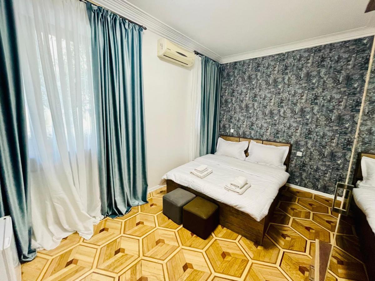 Quality Inn Tbilisi Esterno foto