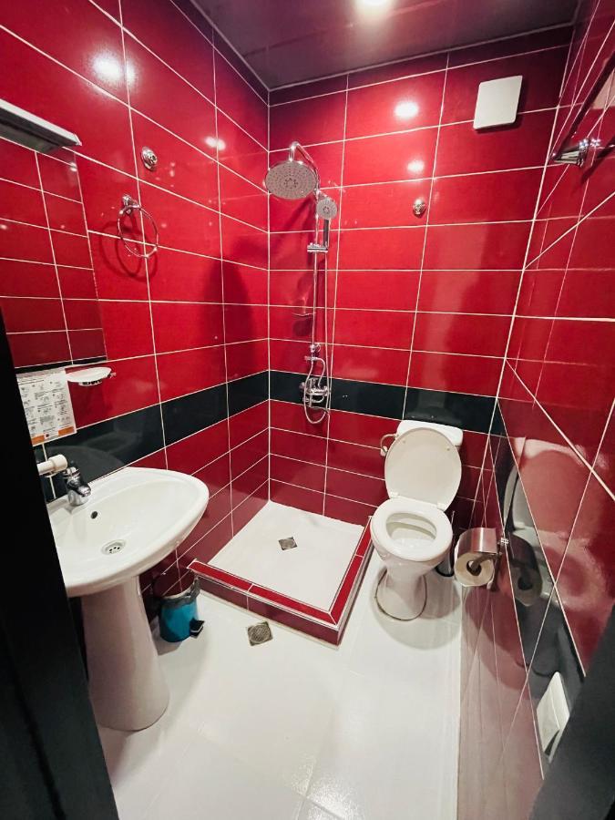 Quality Inn Tbilisi Esterno foto