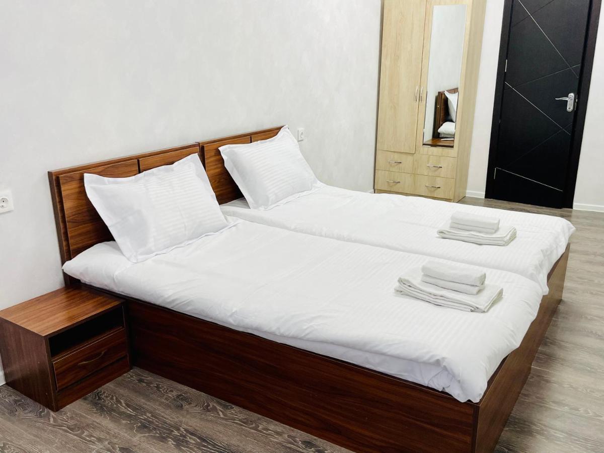 Quality Inn Tbilisi Esterno foto