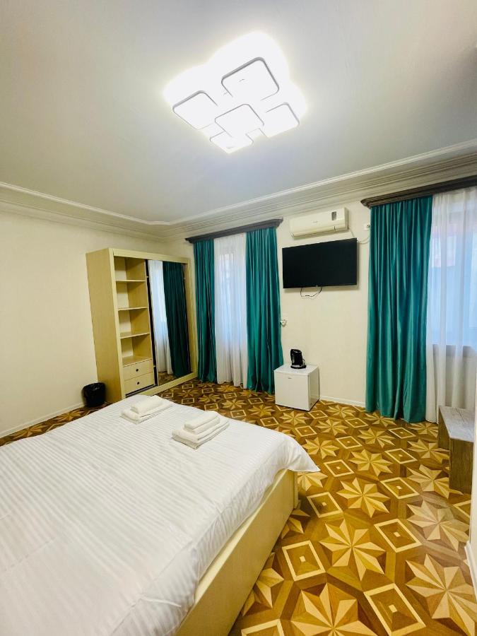 Quality Inn Tbilisi Esterno foto