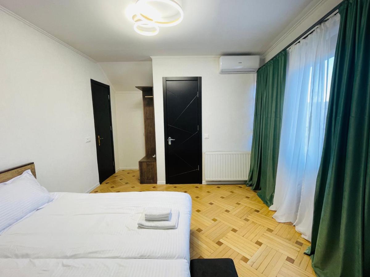 Quality Inn Tbilisi Esterno foto