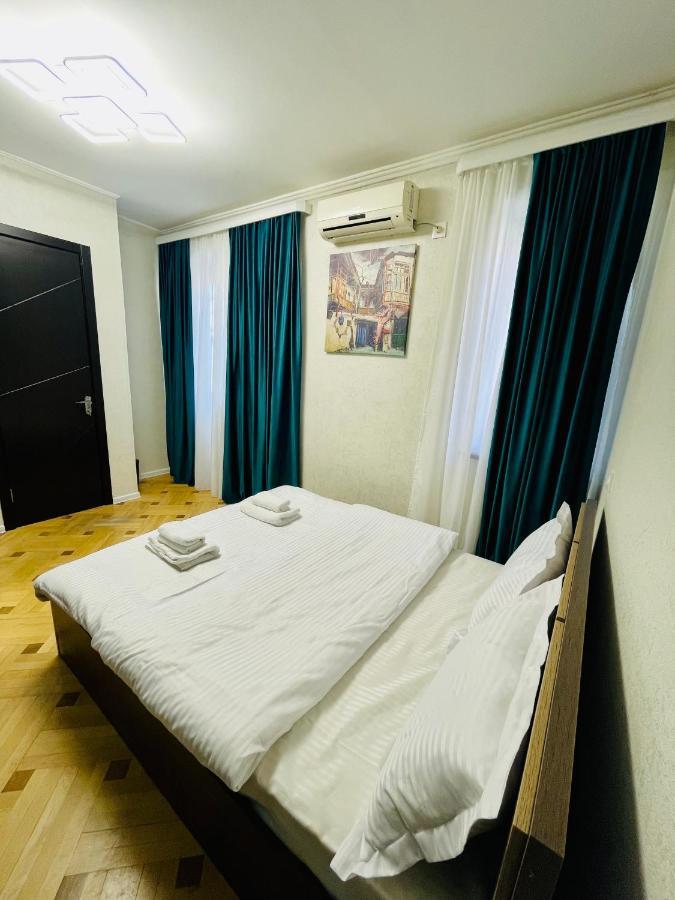 Quality Inn Tbilisi Esterno foto