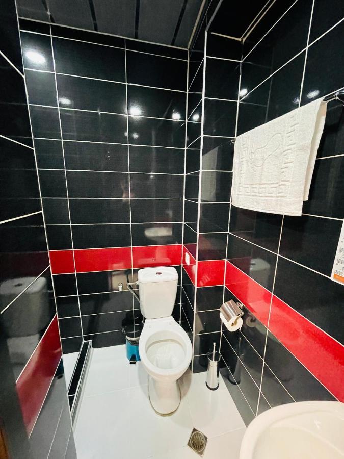 Quality Inn Tbilisi Esterno foto