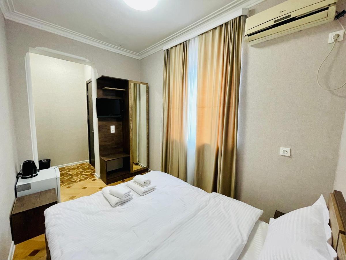 Quality Inn Tbilisi Esterno foto