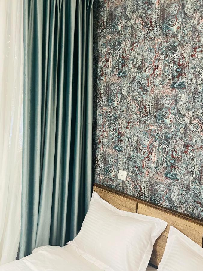 Quality Inn Tbilisi Esterno foto