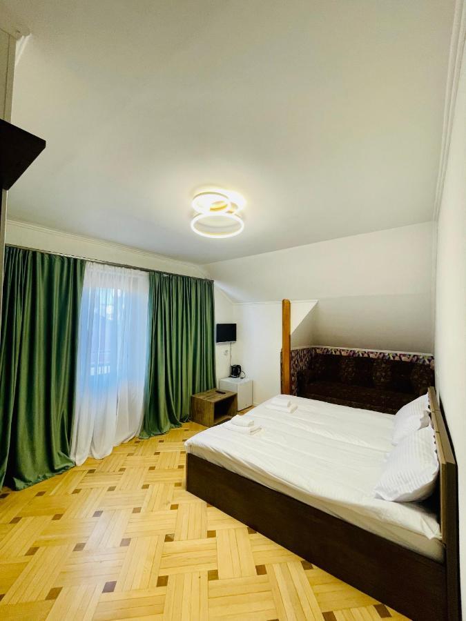 Quality Inn Tbilisi Esterno foto