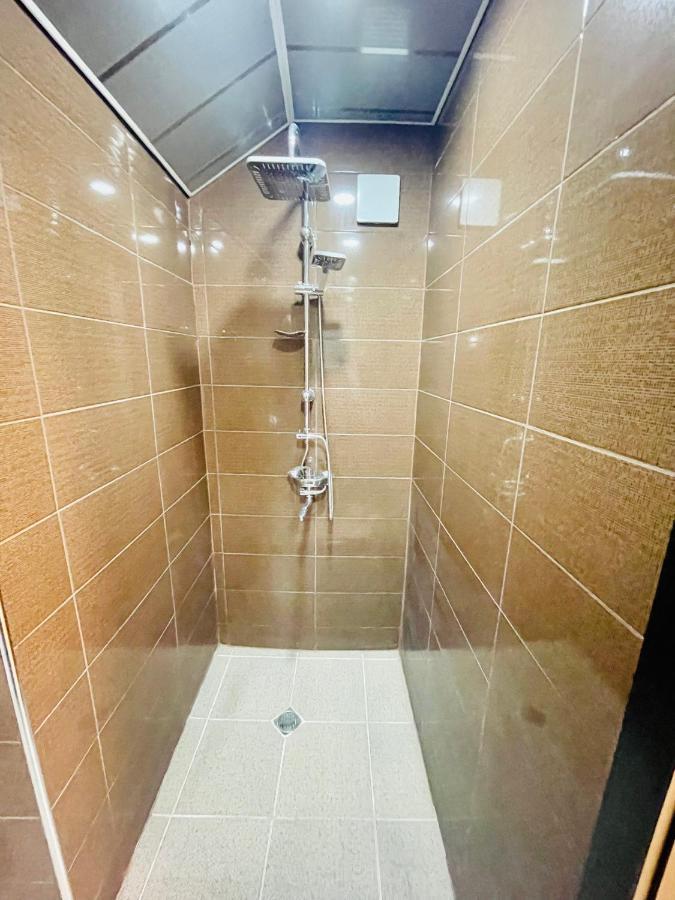 Quality Inn Tbilisi Esterno foto