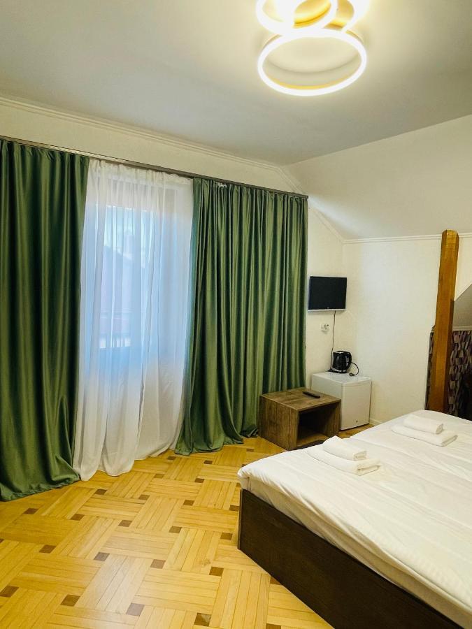 Quality Inn Tbilisi Esterno foto