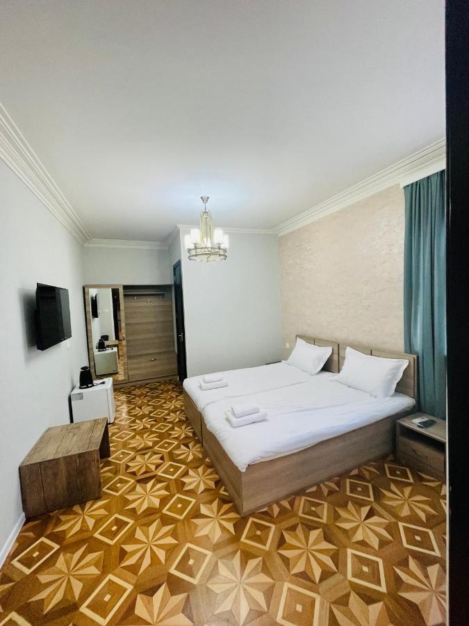 Quality Inn Tbilisi Esterno foto