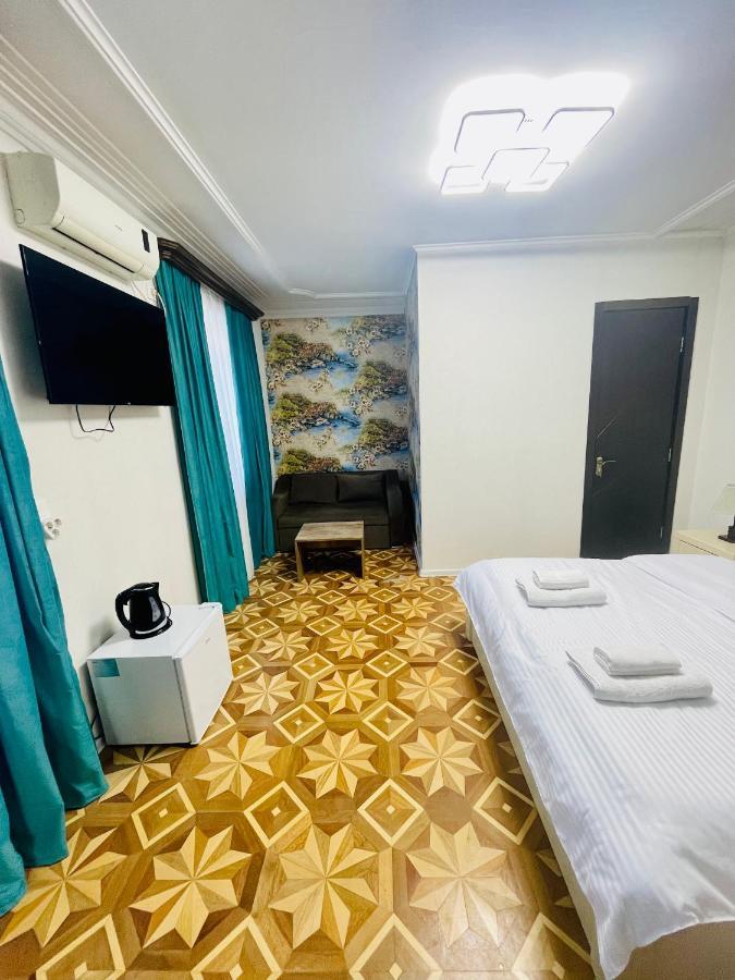 Quality Inn Tbilisi Esterno foto