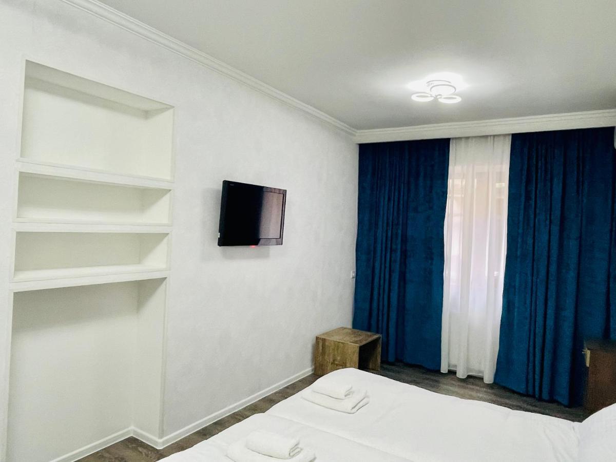 Quality Inn Tbilisi Esterno foto